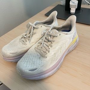 HOKA One One size 6.5